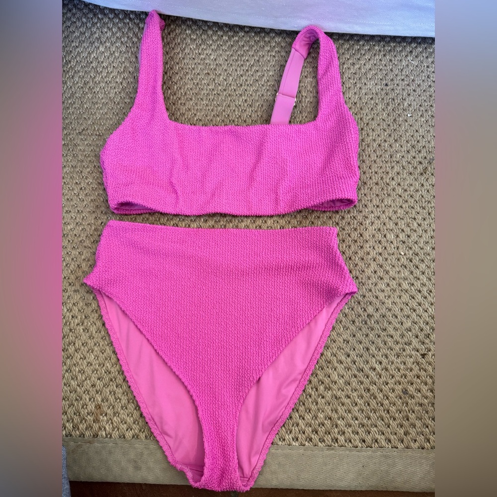 Show me your mumu Pink scrunch 2 Piece Swimsuit. S bottom M top. Adjustable top